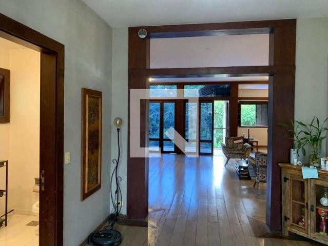 Casa aluguel em Região Geográfica Imediata do Rio de Janeiro, Região Metropolitana do Rio de Janeiro
