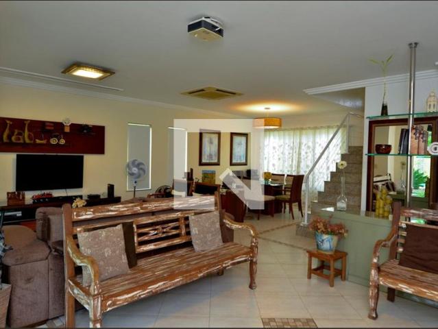 Casa aluguel em Região Geográfica Imediata do Rio de Janeiro, Região Metropolitana do Rio de Janeiro