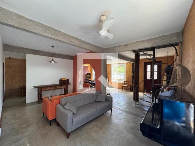 Casa aluguel em Região Geográfica Imediata do Rio de Janeiro, Região Metropolitana do Rio de Janeiro