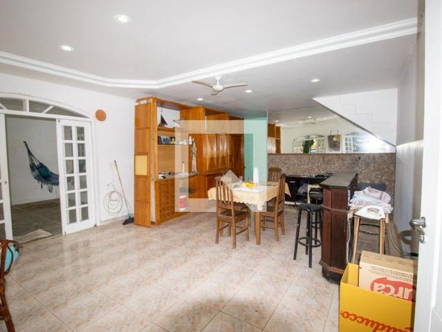 Casa aluguel em Região Geográfica Imediata do Rio de Janeiro, Região Metropolitana do Rio de Janeiro