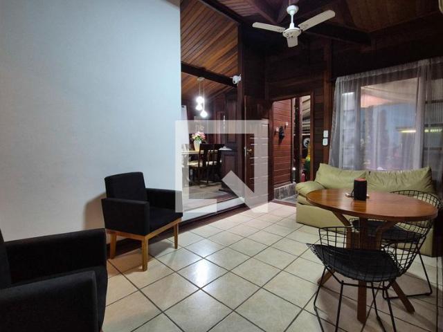 Casa aluguel em Região Geográfica Imediata do Rio de Janeiro, Região Metropolitana do Rio de Janeiro