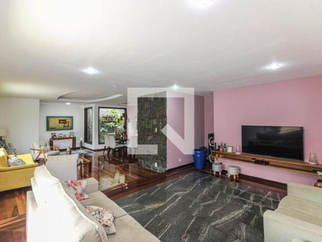 Casa aluguel em Região Geográfica Imediata do Rio de Janeiro, Região Metropolitana do Rio de Janeiro