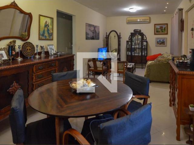 Casa aluguel em Região Geográfica Imediata do Rio de Janeiro, Região Metropolitana do Rio de Janeiro