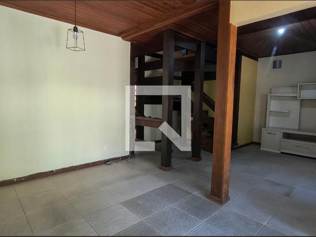 Casa aluguel em Região Geográfica Imediata do Rio de Janeiro, Região Metropolitana do Rio de Janeiro