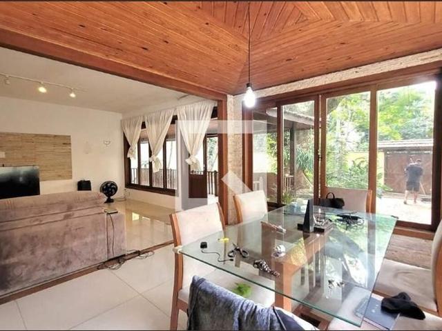 Casa aluguel em Região Geográfica Imediata do Rio de Janeiro, Região Metropolitana do Rio de Janeiro