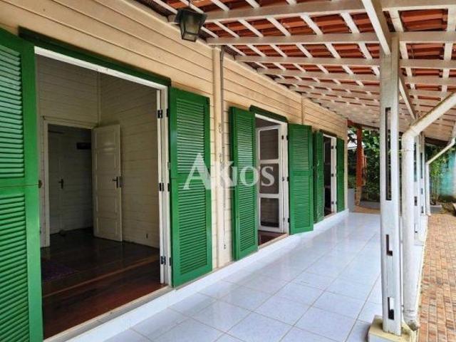 Casa venda em Região Imediata de Taubaté-Pindamonhangaba, Região Metropolitana do Vale do Paraíba e Litoral Norte