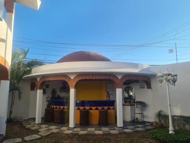 Casa Venta 5 Recamaras, Terraza, 3 Niveles en Coto, en Manzanillo, Colima