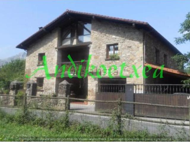 Casa en venta en Muntsaratz, Abadiño
