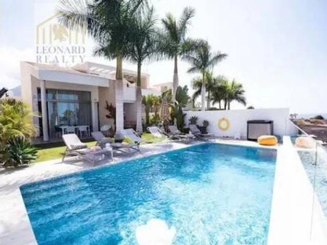 Casa en venta en La Caleta, Adeje