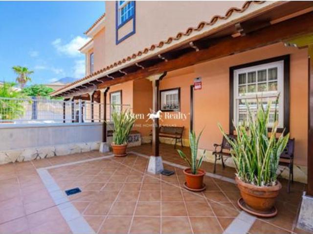 Chalet en venta en El Galeón, Adeje