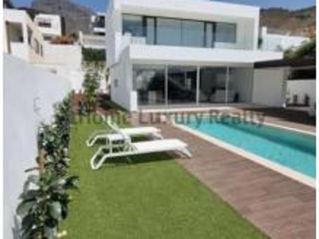 Casa en venta en Los Olivos, Adeje