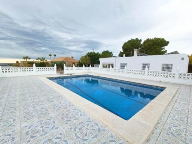 Casa en venta en Albatera, Valencia