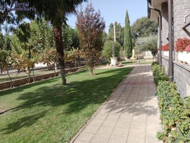 Casa en venta en Albelda De Iregua, La Rioja