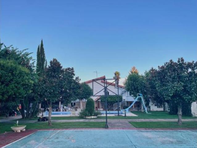 Casa en venta en Albelda De Iregua, La Rioja