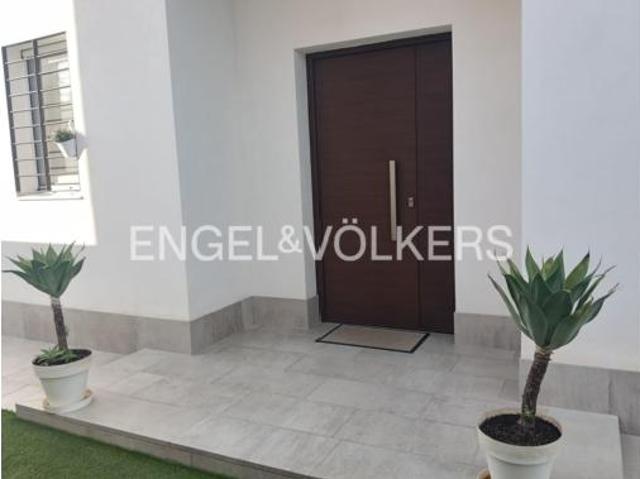 Casa en venta en Alcalá De Guadaíra, Andalucía