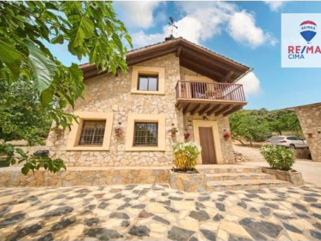 Casa en venta en Barrio de las Cruces, Alcalá La Real