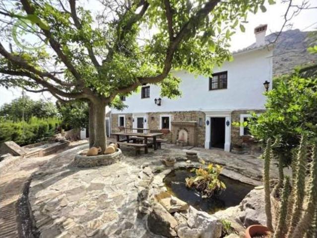 Casa en venta en Alcaucín, Málaga