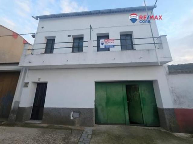 Casa en venta en Alcuéscar, Extremadura