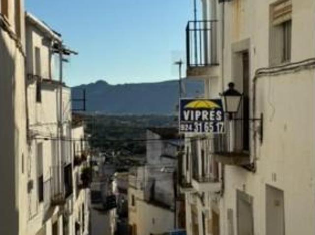 Casa en venta en Alcuéscar, Extremadura