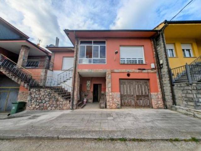 Casa en venta en Aller, Rozá