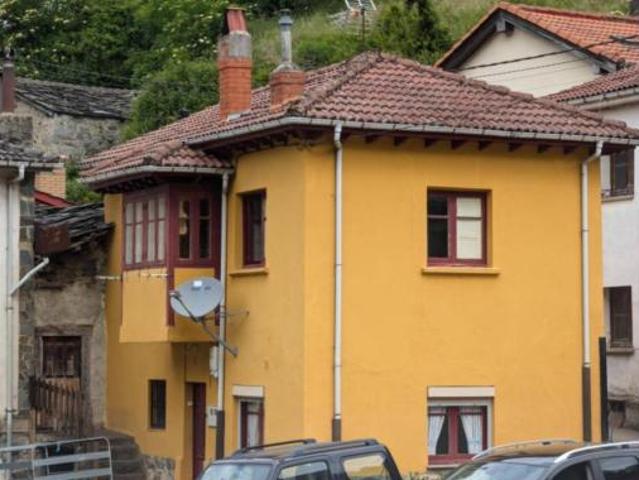 Casa en venta en Aller, El Pino