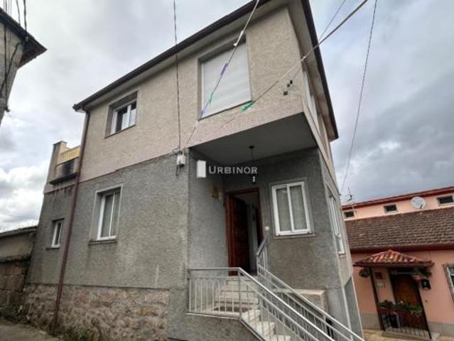 Casa en venta en Amoeiro, Fontes