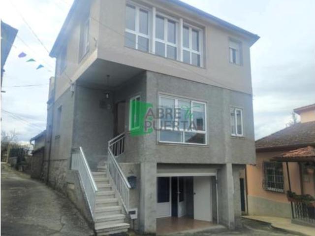 Casa en venta en Amoeiro, Ourense