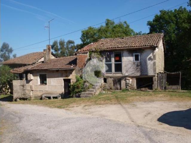 Casa en venta en Amoeiro, Ourense