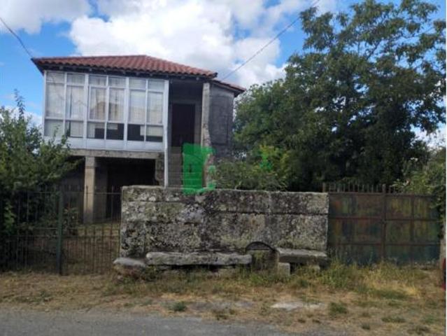 Casa en venta en Amoeiro, Ourense