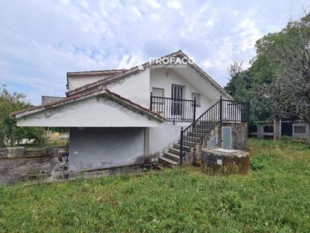 Casa en venta en Amoeiro, Ourense