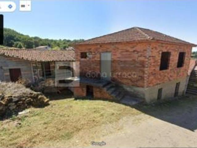 Casa en venta en Amoeiro, Ourense