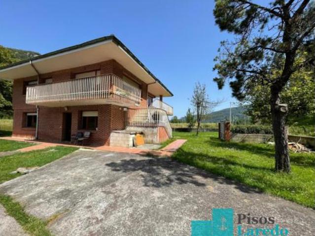 Casa en venta en Ampuero, Cantabria