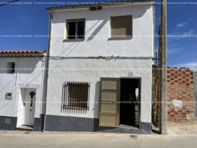Casa en venta en Arabayona De Mógica, Castilla y León