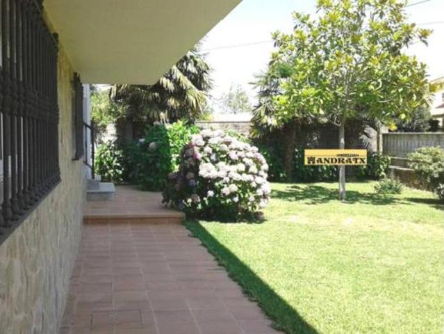 Casa en venta en Ares, Ferrol