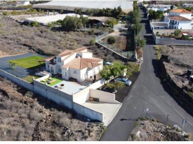 Casa en venta en Arona, Barranco Oscuro