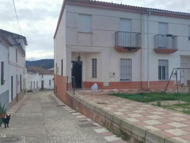 Casa en venta en Arroyomolinos De León, Huelva
