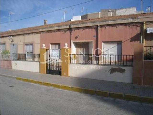 Casa en venta en el Vinalopó Mitjà / El Vinalopó Medio, Valencia