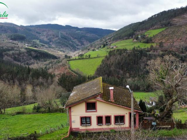 Casa en venta en Taramundi, Asturias