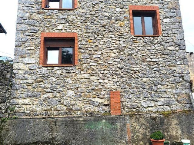 Casa en venta en Bimenes, Rosuaria
