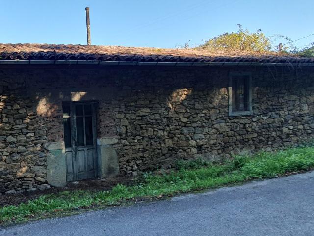 Casa en venta en Belmonte De Miranda, Llaniu