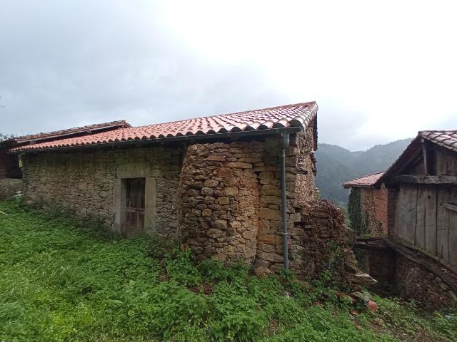 Casa en venta en Belmonte De Miranda, Asturias