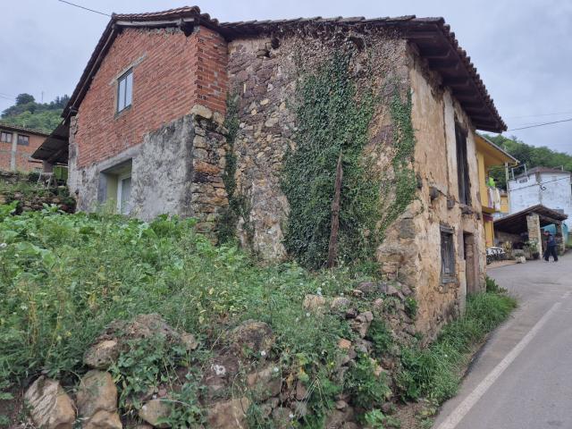 Casa en venta en Belmonte De Miranda, Asturias