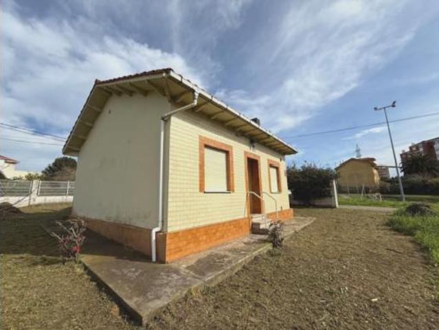 Casa en venta en Avilés, El Pedréu
