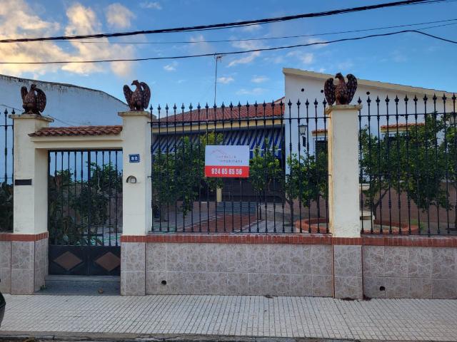 Casa en venta en Granja De Torrehermosa