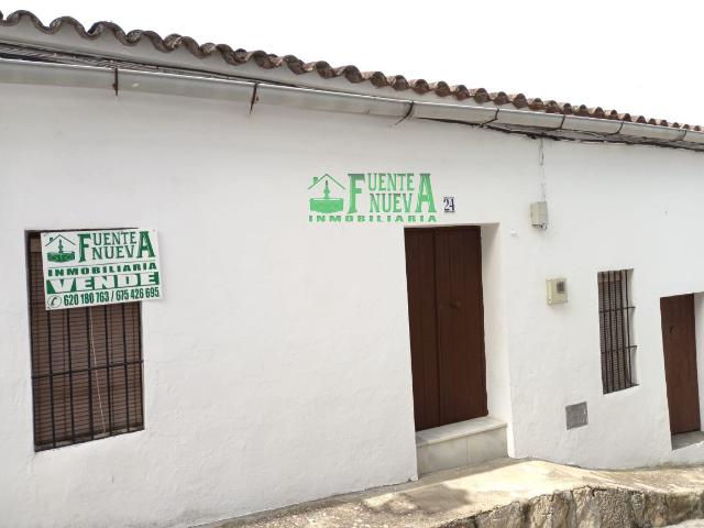 Casa en venta en Segura De León, Extremadura