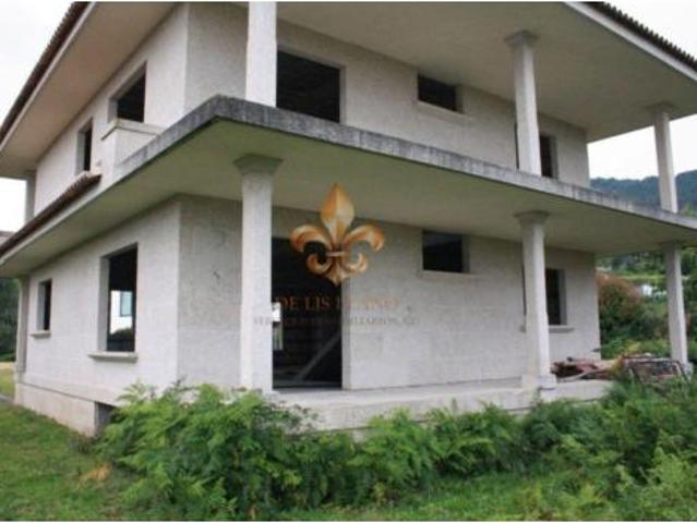 Casa en venta en Belesar, Vigo