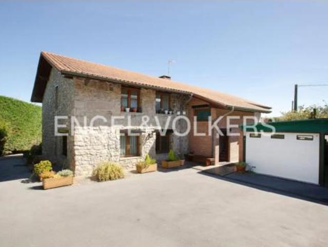 Casa en venta en Barrika, Guipúzcoa