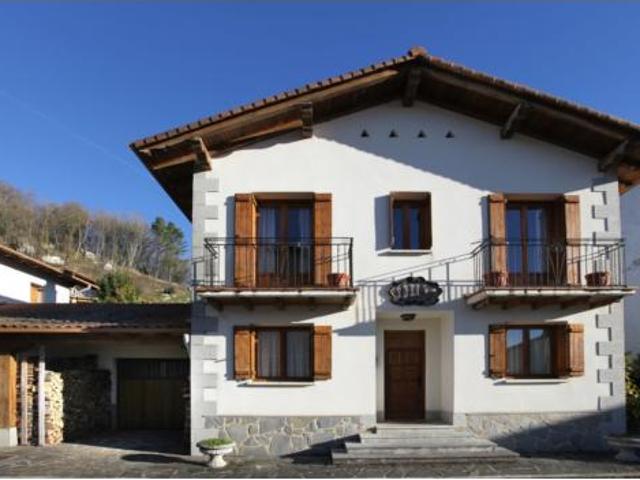 Casa en venta en Basaburua, Navarra