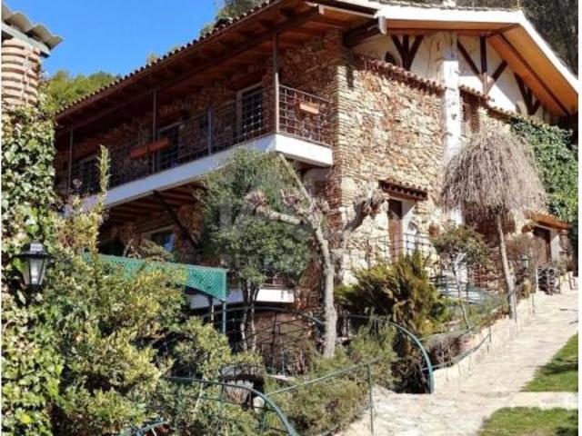 Casa en venta en Benatae, Jaén