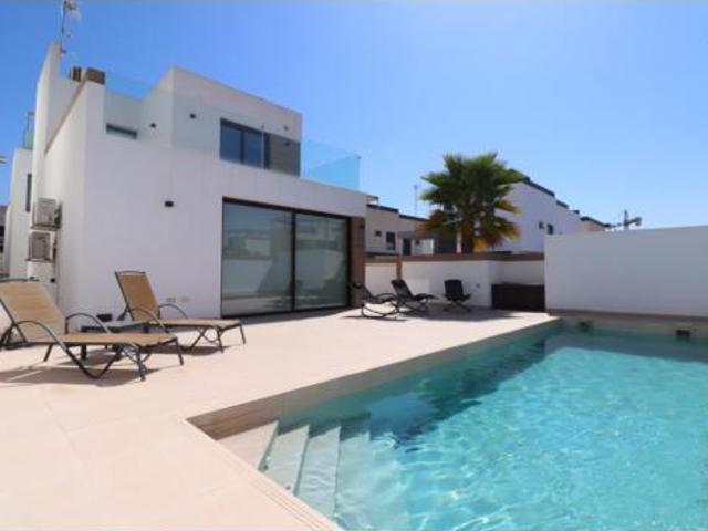 Casa en venta en Benijófar, Valencia